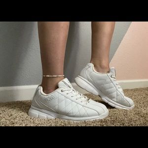 Fila white shoes Size 10✨